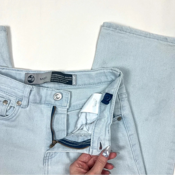 Levi’s Silvertab Light Wash Baggy Jeans - Picture 9 of 11